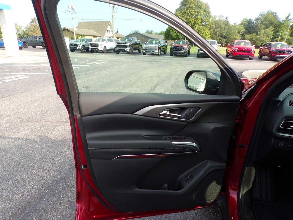 new 2026 Chevrolet Traverse car, priced at $47,145