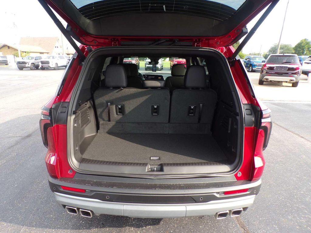 new 2026 Chevrolet Traverse car, priced at $47,145