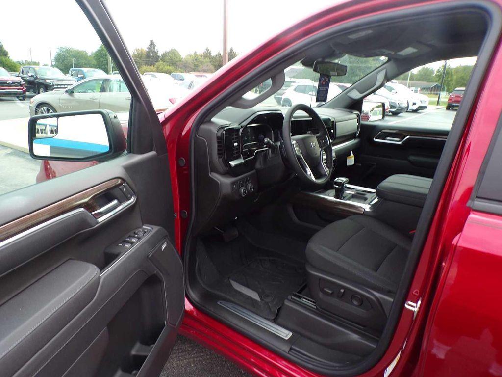 new 2025 Chevrolet Silverado 1500 car, priced at $53,671
