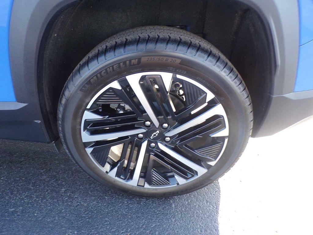 new 2026 Chevrolet Equinox car, priced at $36,550