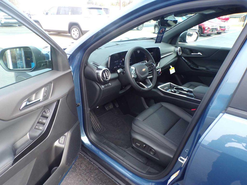 new 2026 Chevrolet Equinox car, priced at $34,265