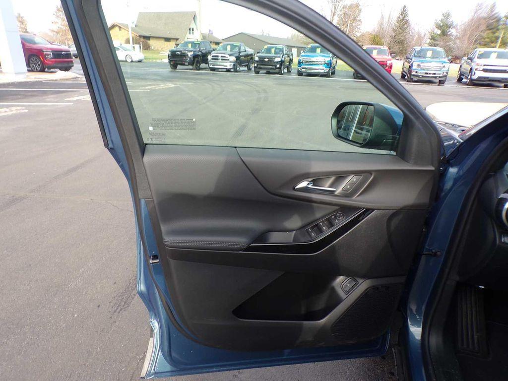 new 2026 Chevrolet Equinox car, priced at $34,265