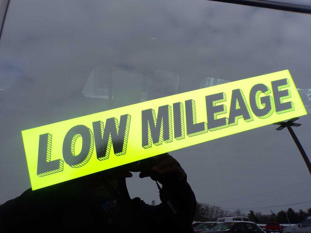 used 2023 Chevrolet Traverse car, priced at $32,977