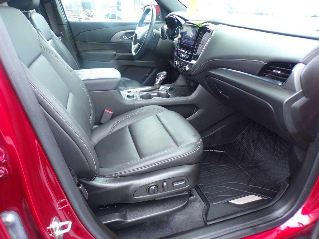 used 2023 Chevrolet Traverse car, priced at $32,977