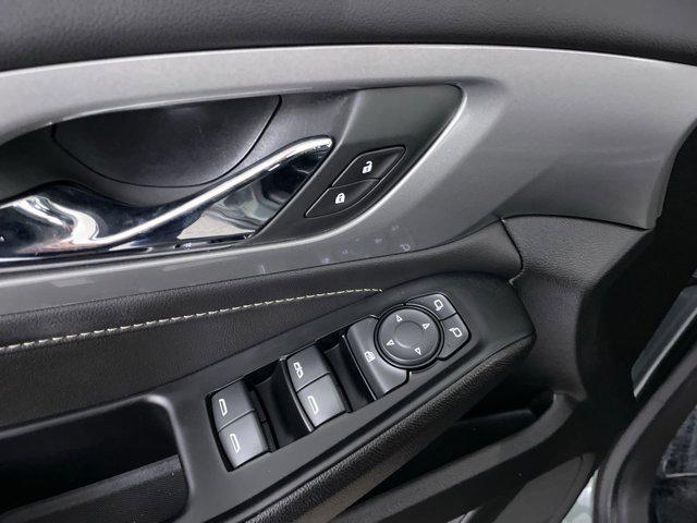 used 2023 Chevrolet Traverse car, priced at $29,299