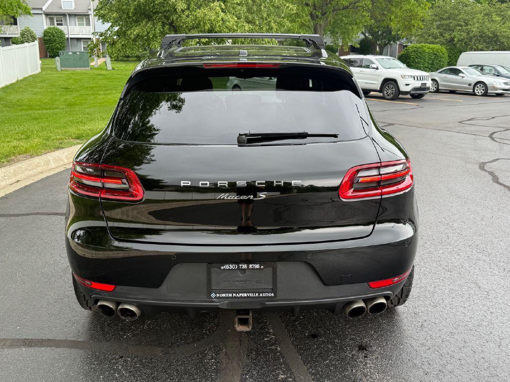Porsche Macan view 6