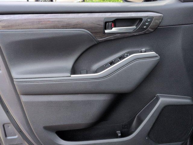 used 2023 Toyota Highlander car, priced at $39,968