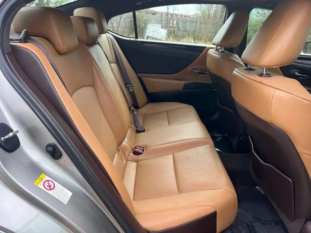 used 2019 Lexus ES 350 car, priced at $25,126