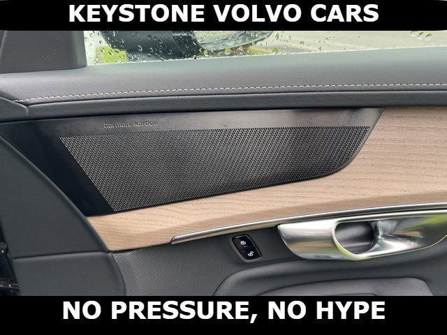 new 2026 Volvo XC90 car, priced at $71,825