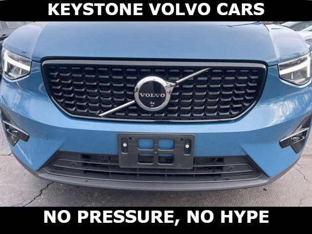 used 2025 Volvo XC40 car, priced at $31,995