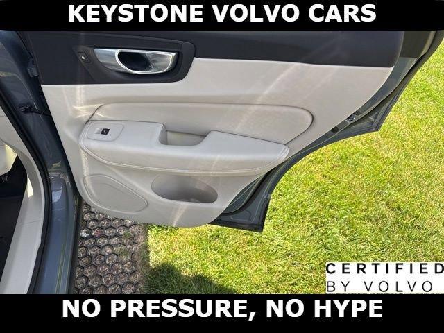 used 2023 Volvo XC60 car, priced at $35,495