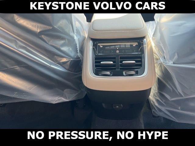 new 2026 Volvo XC90 car, priced at $71,945