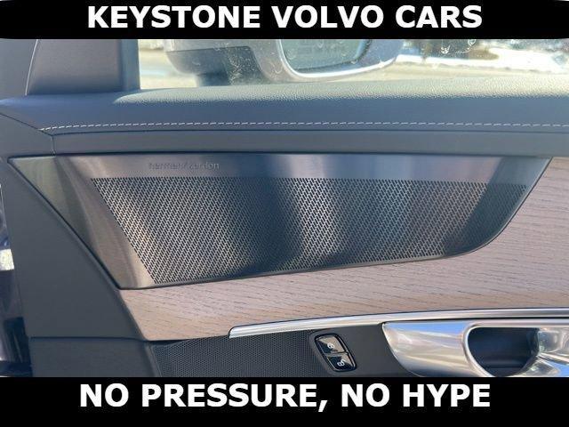 new 2026 Volvo XC90 car, priced at $71,945