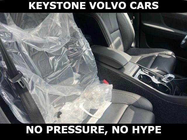 new 2026 Volvo XC40 car, priced at $48,783