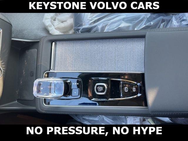 new 2026 Volvo XC90 car, priced at $75,270