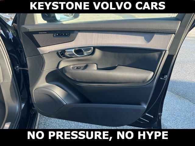 new 2026 Volvo XC90 car, priced at $75,270