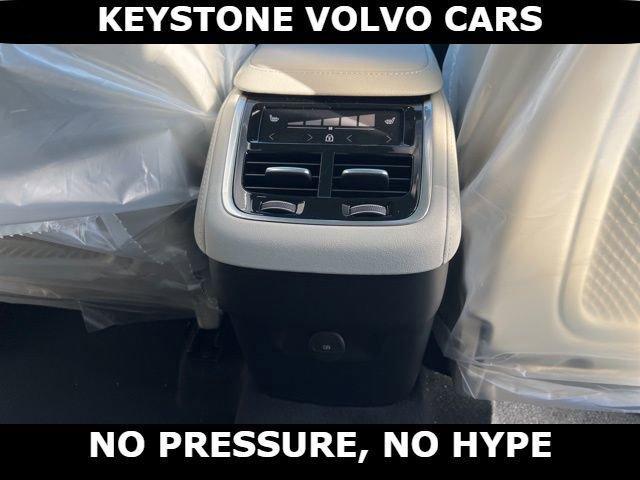 new 2026 Volvo XC90 car, priced at $75,155