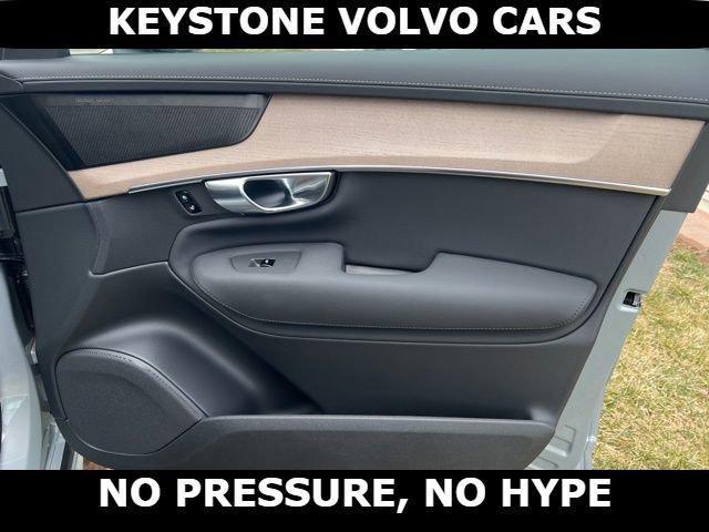 new 2026 Volvo XC90 car, priced at $71,945