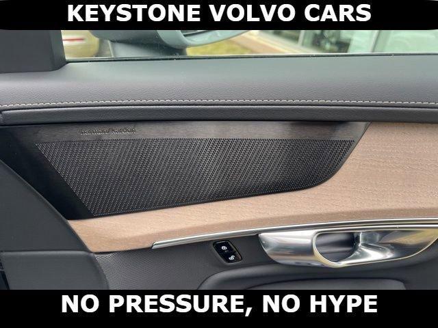 new 2026 Volvo XC90 car, priced at $71,945