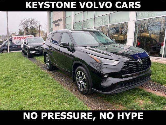 used 2024 Toyota Highlander car, priced at $37,995