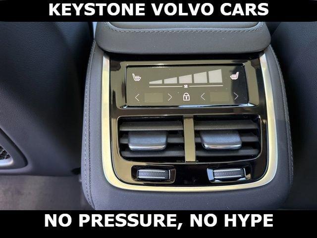 new 2026 Volvo XC90 car, priced at $75,155