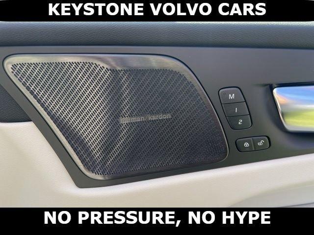 new 2026 Volvo XC60 car, priced at $63,935