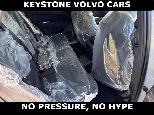 new 2026 Volvo XC60 Plug-In Hybrid car, priced at $69,405