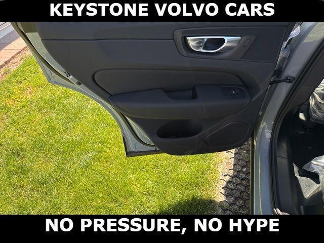 new 2026 Volvo XC60 Plug-In Hybrid car, priced at $69,405