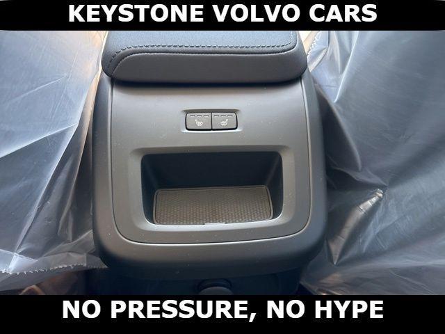 new 2026 Volvo XC60 Plug-In Hybrid car, priced at $69,405