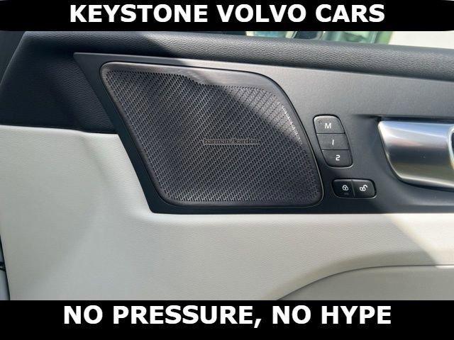 new 2026 Volvo XC60 Plug-In Hybrid car, priced at $75,355