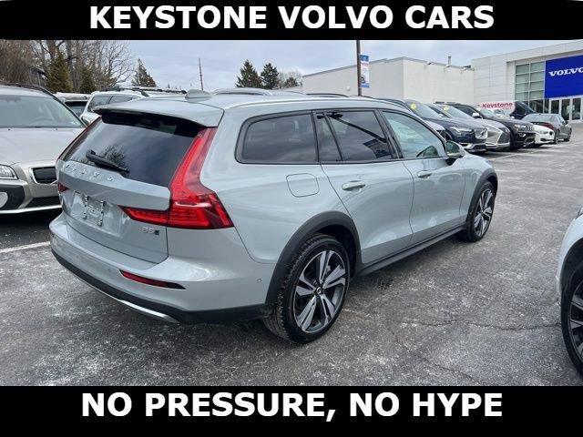 used 2025 Volvo V60 Cross Country car, priced at $35,995