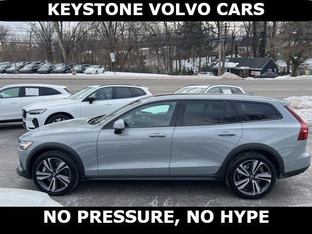 used 2025 Volvo V60 Cross Country car, priced at $35,995