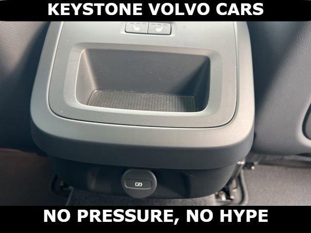 used 2025 Volvo V60 Cross Country car, priced at $35,995