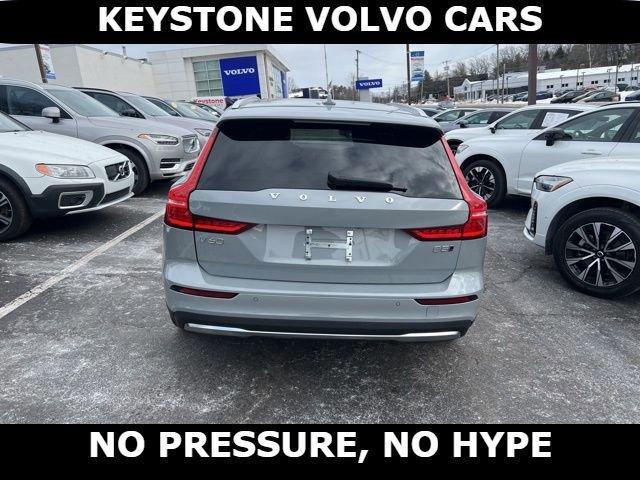 used 2025 Volvo V60 Cross Country car, priced at $35,995