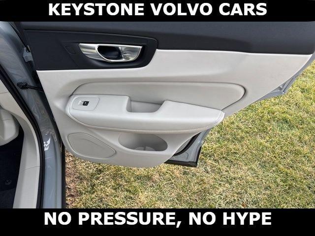 new 2026 Volvo XC60 Plug-In Hybrid car, priced at $75,235