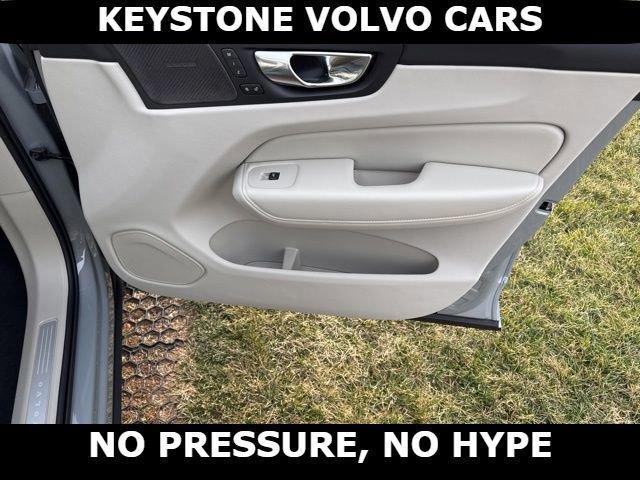 new 2026 Volvo XC60 Plug-In Hybrid car, priced at $75,235