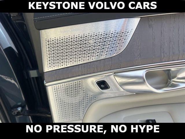 new 2026 Volvo XC90 Plug-In Hybrid car, priced at $92,125