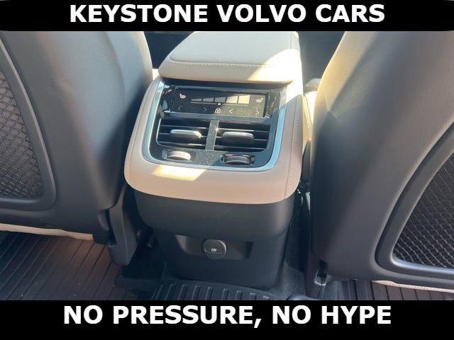 new 2026 Volvo XC90 car, priced at $71,455