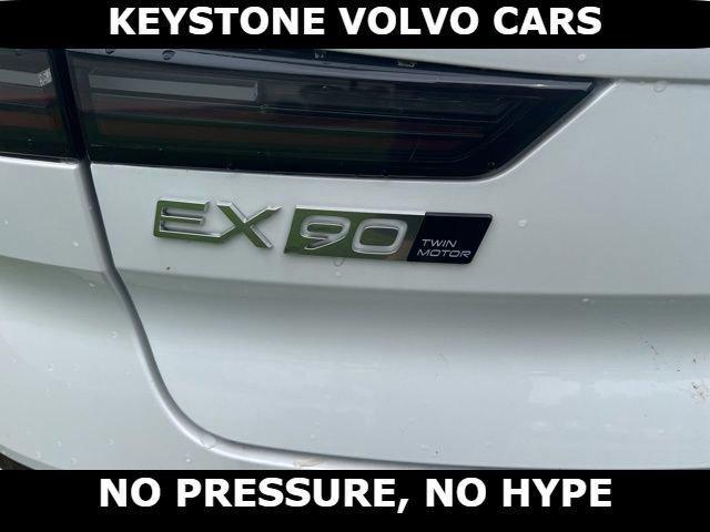 new 2025 Volvo EX90 car, priced at $75,426