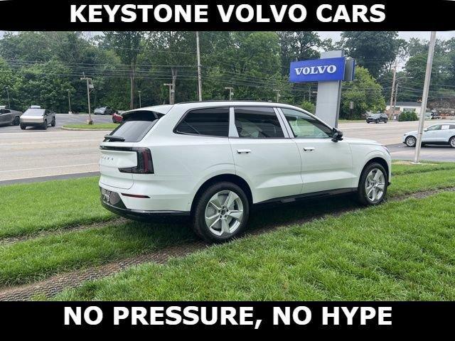 new 2025 Volvo EX90 car, priced at $75,426