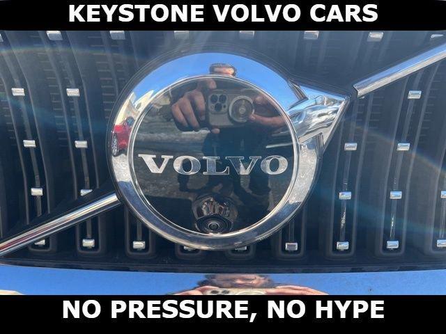 used 2025 Volvo V60 Cross Country car, priced at $35,995