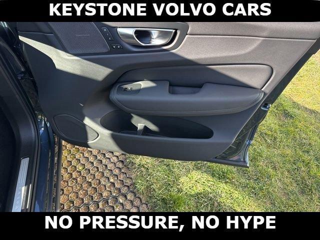 new 2026 Volvo XC60 car, priced at $63,275