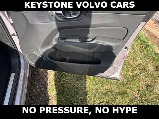 new 2026 Volvo XC60 car, priced at $58,105