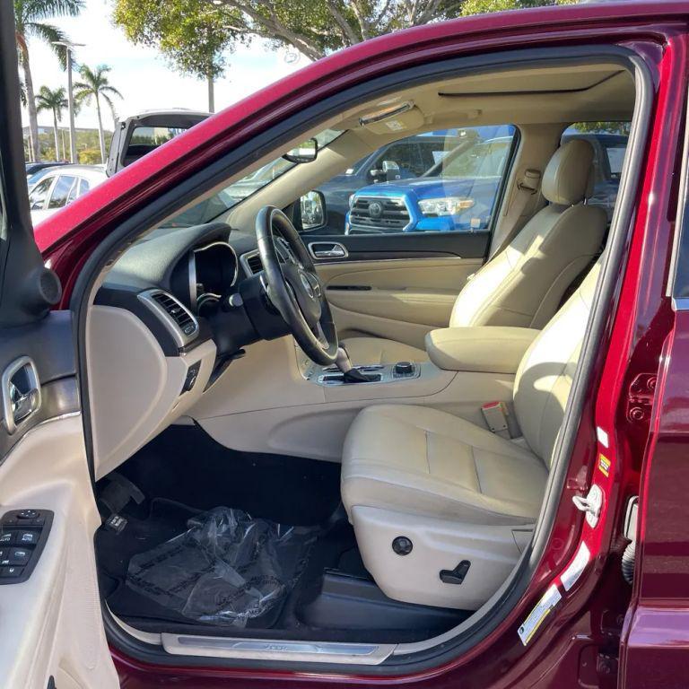 used 2017 Jeep Grand Cherokee car, priced at $15,999