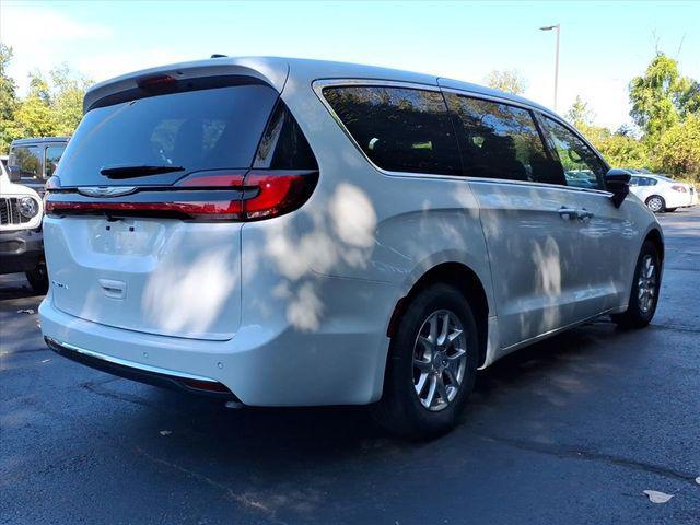 new 2026 Chrysler Pacifica car, priced at $43,606