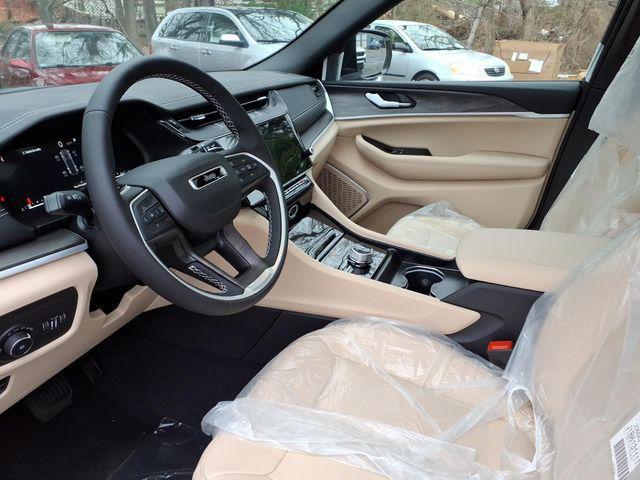 new 2026 Jeep Grand Cherokee car, priced at $41,087