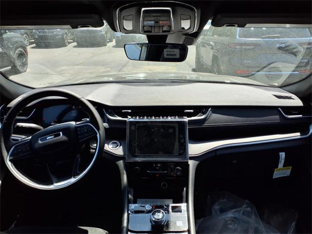 new 2025 Jeep Grand Cherokee L car, priced at $39,374