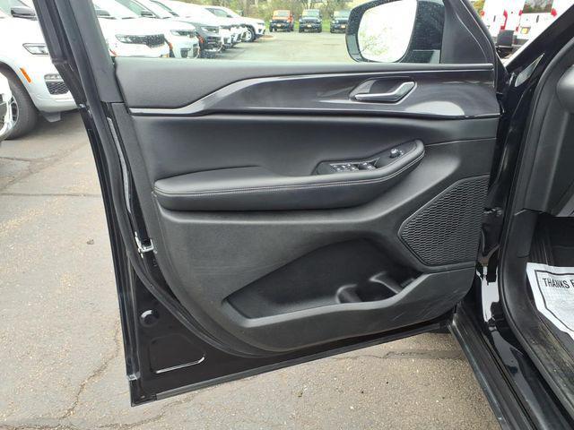 used 2023 Jeep Grand Cherokee car, priced at $33,444