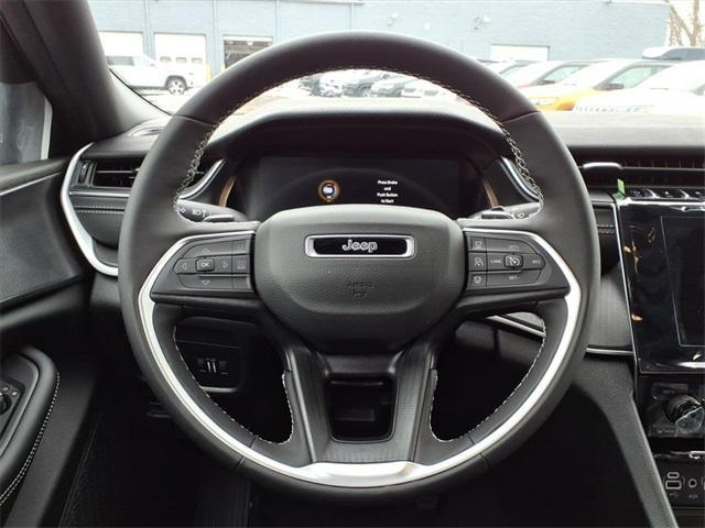 new 2025 Jeep Grand Cherokee car, priced at $38,923