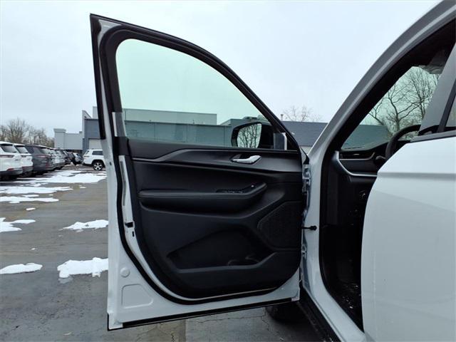 new 2025 Jeep Grand Cherokee car, priced at $38,923